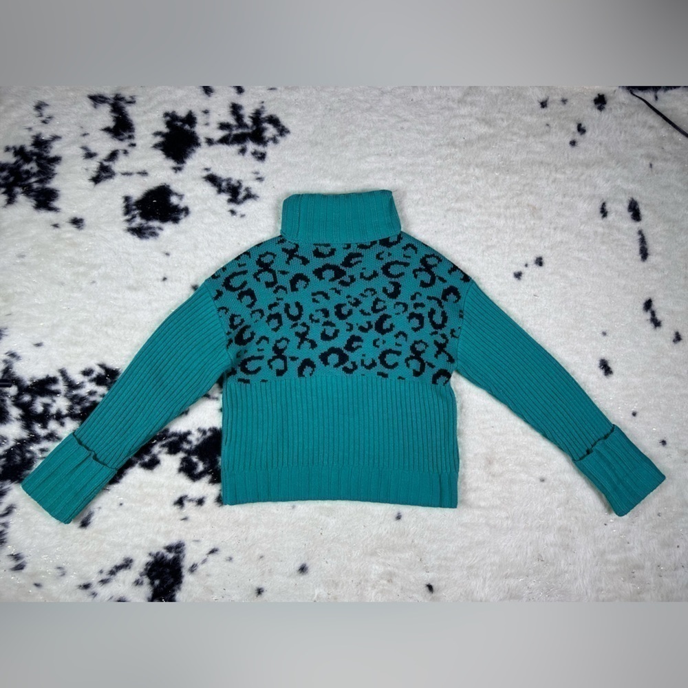 Nine West Women’s Teal and Black Leopard Print Sweater Size XS